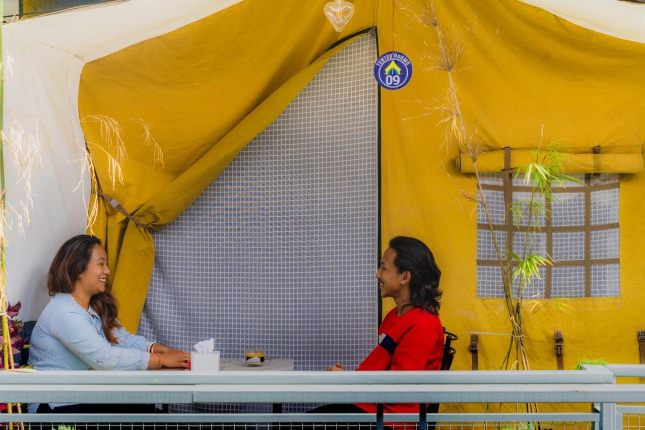 Kalash Parkaze And Tent Inn Pokhara Buitenkant foto